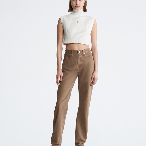 Calvin Klein Cropped Turtleneck Sweater Vest - Picture 4 of 9